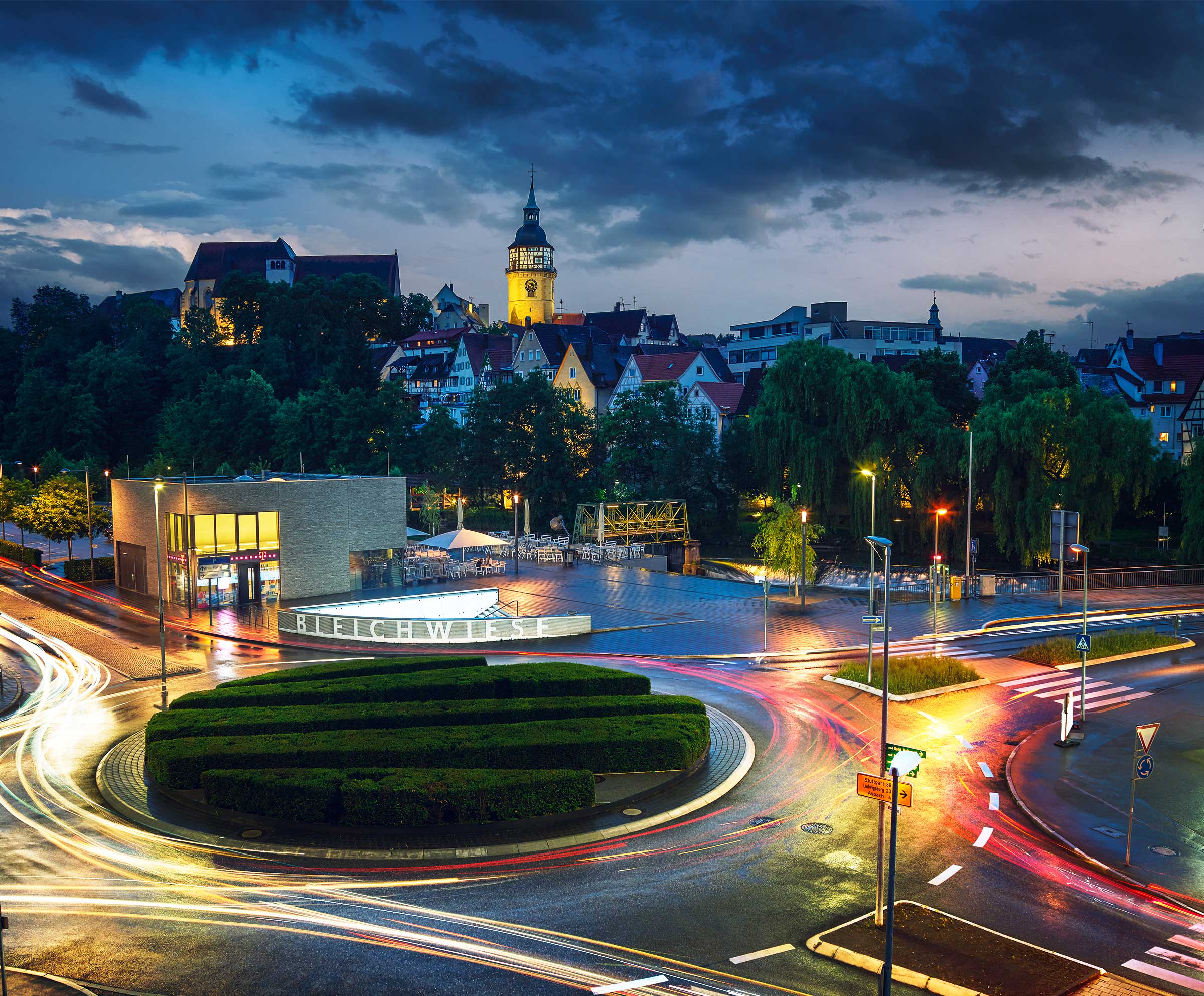 Kreisel bei Nacht